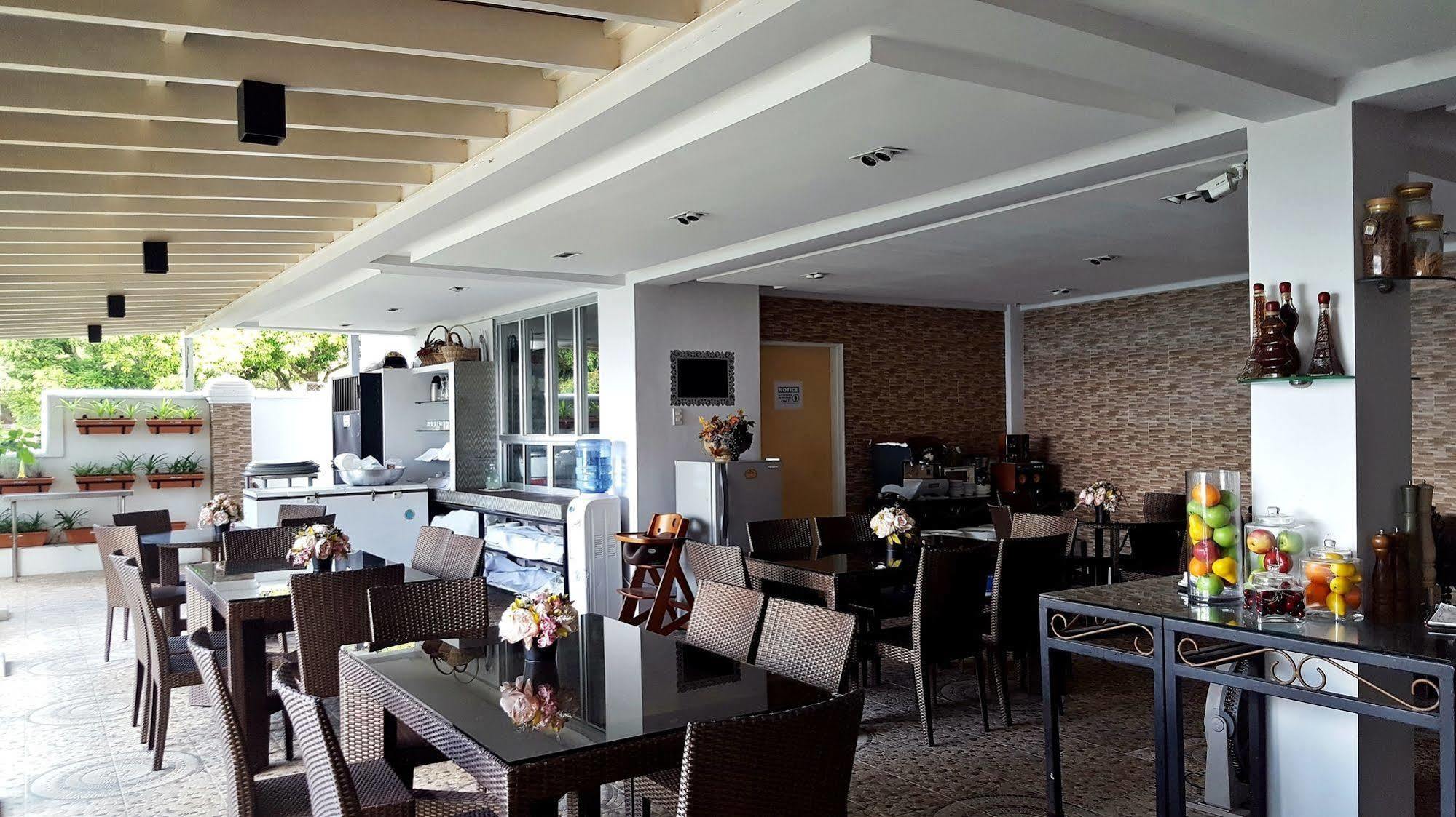 Splash Suites Hotel Tagaytay Cagayuan Ngoại thất bức ảnh