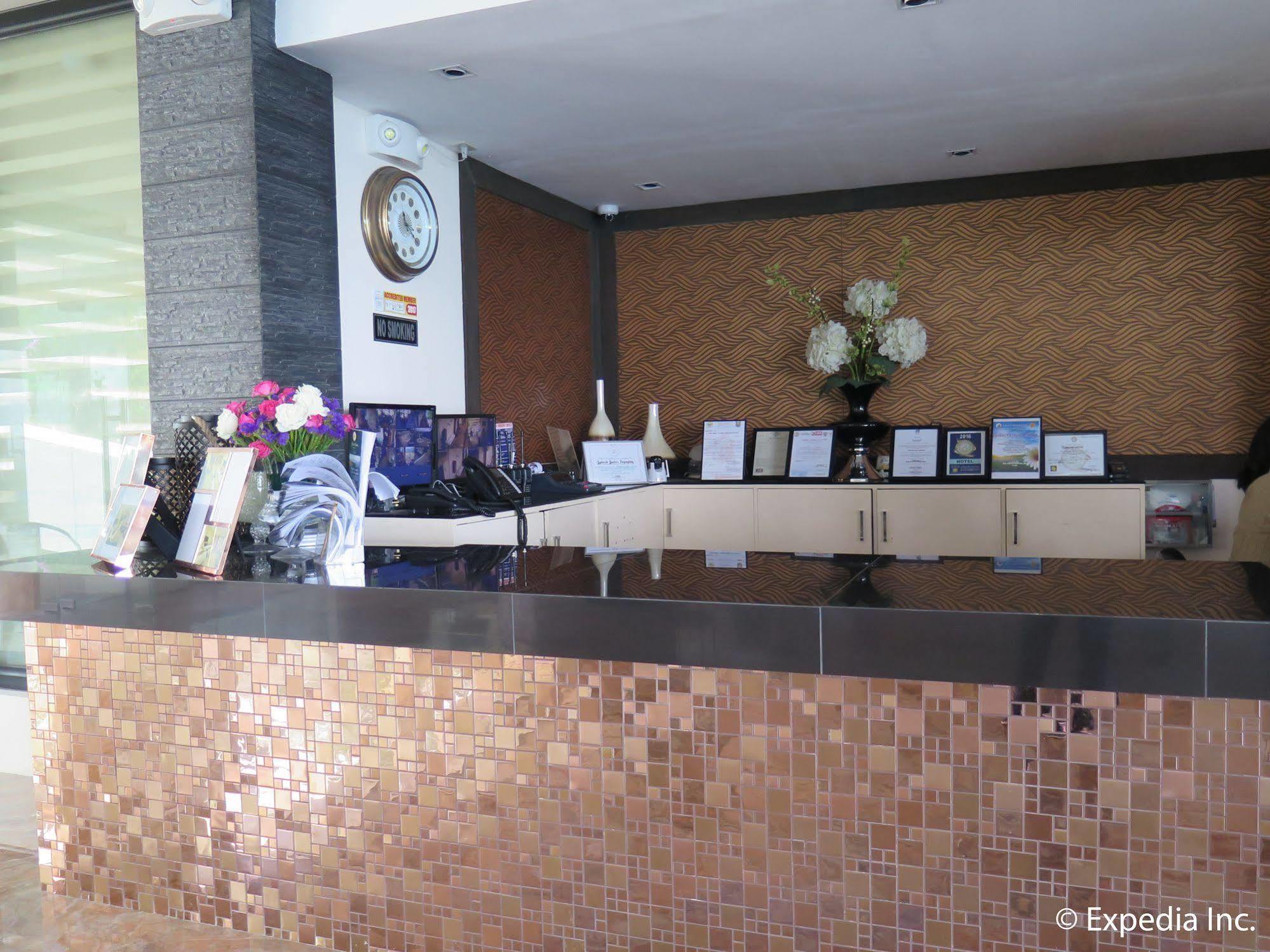 Splash Suites Hotel Tagaytay Cagayuan Ngoại thất bức ảnh