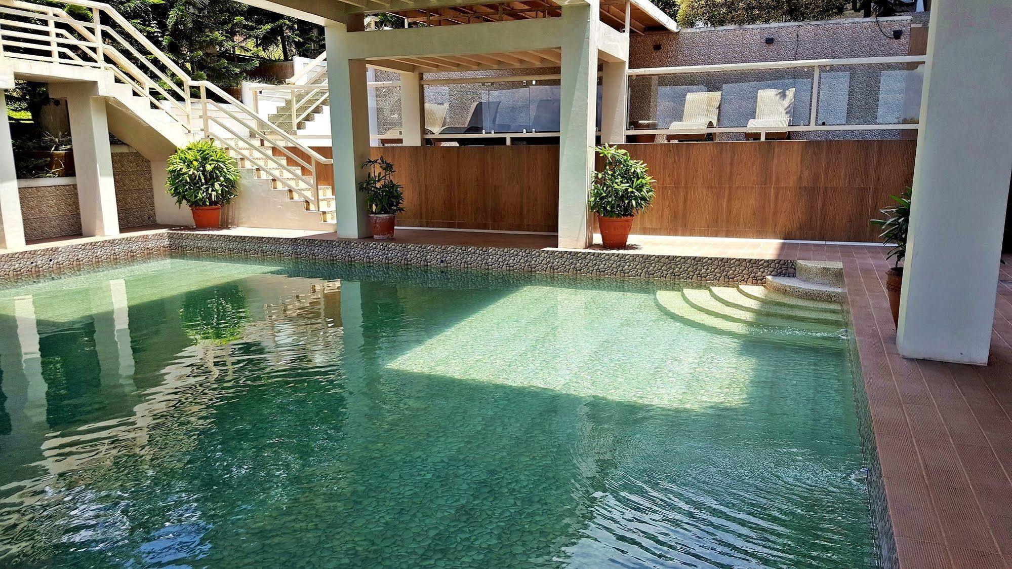 Splash Suites Hotel Tagaytay Cagayuan Ngoại thất bức ảnh