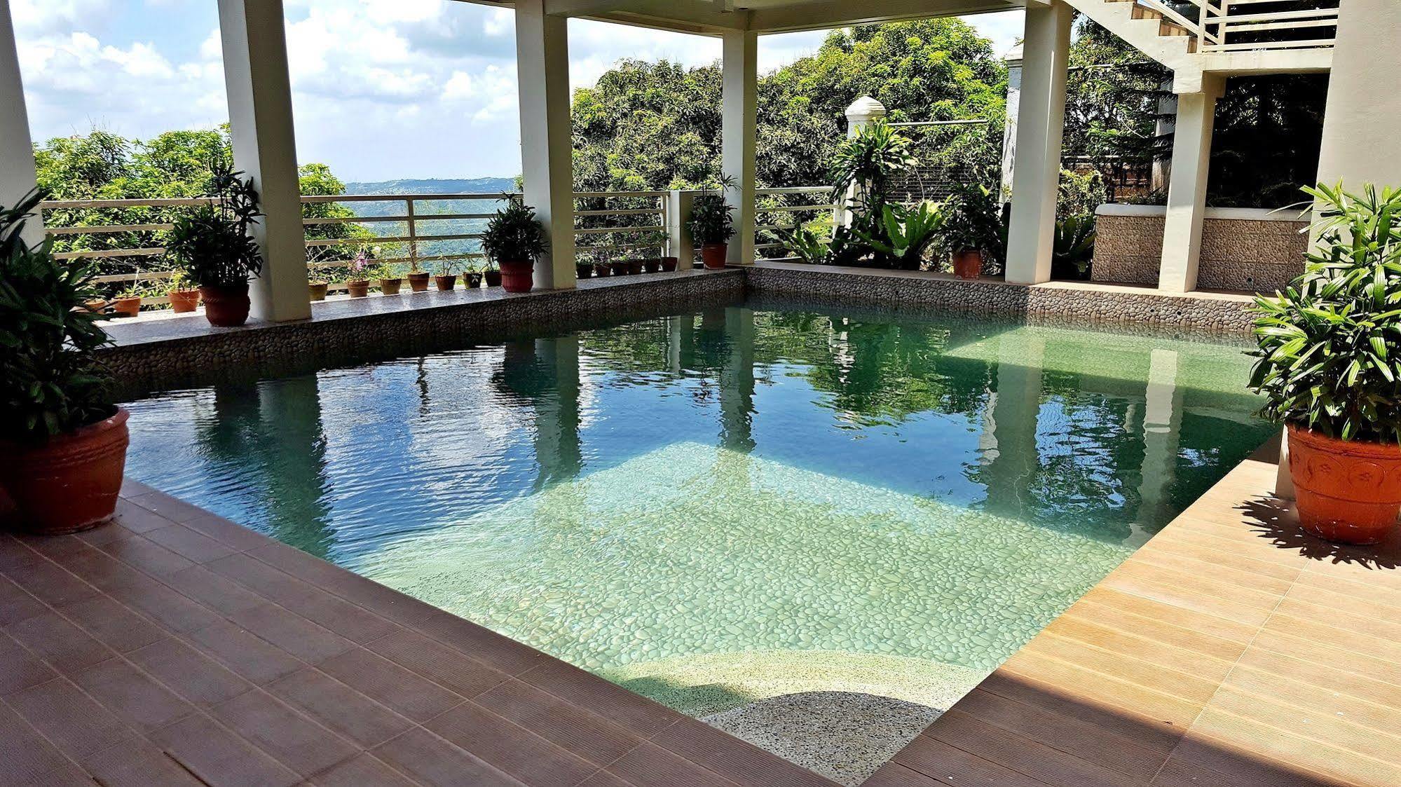 Splash Suites Hotel Tagaytay Cagayuan Ngoại thất bức ảnh
