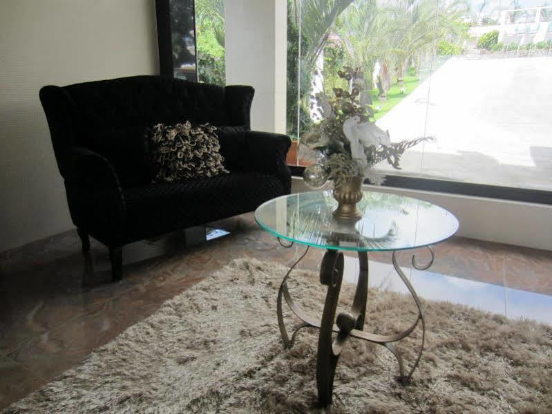 Splash Suites Hotel Tagaytay Cagayuan Ngoại thất bức ảnh